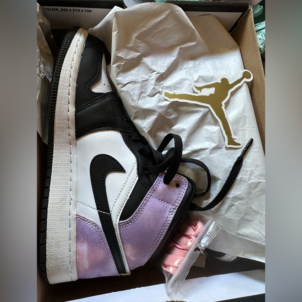 Jordan Mid SE Sneakers
